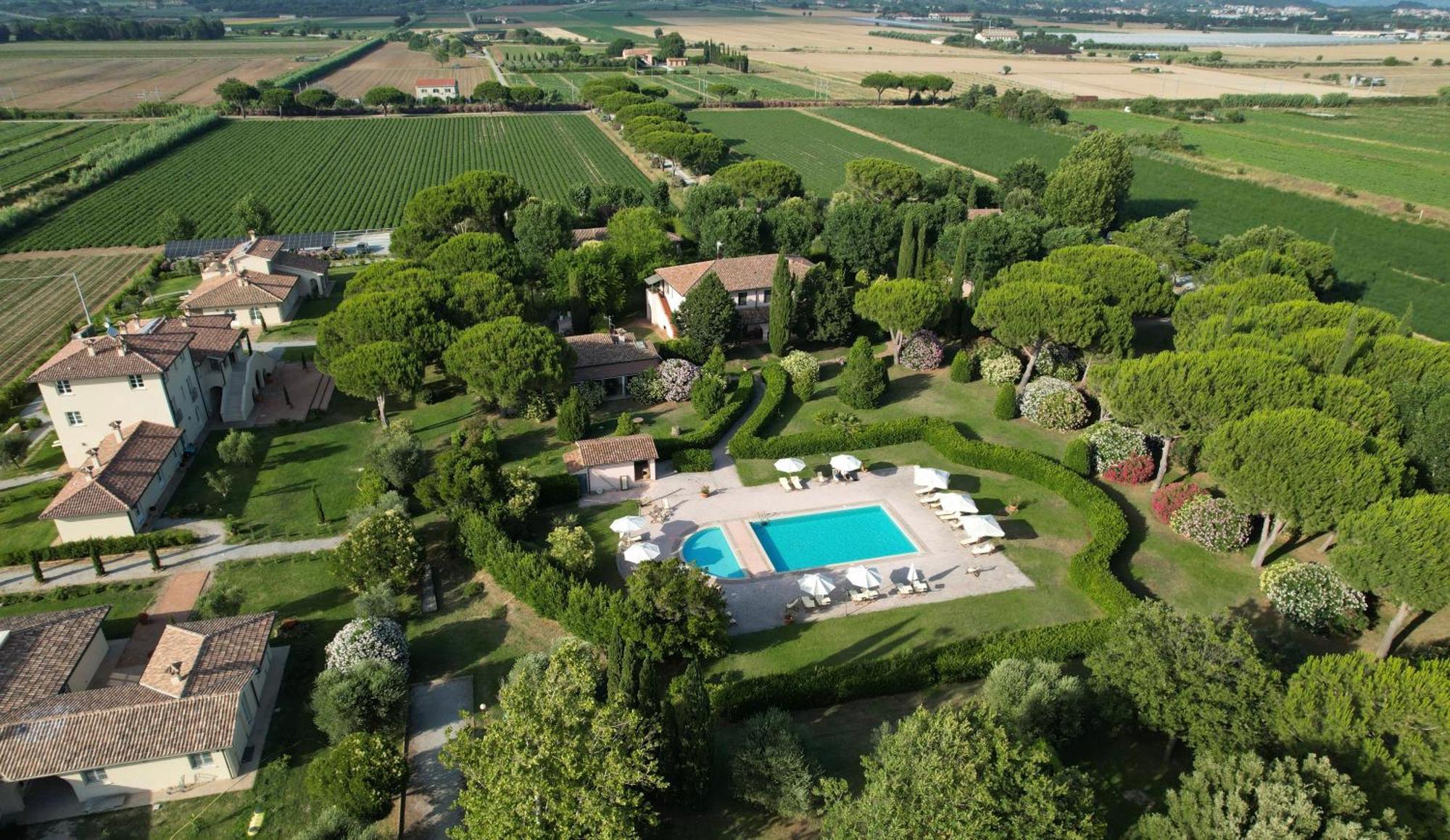 Agriturismo Villa Toscana 캄필리아 마리티마 외부 사진