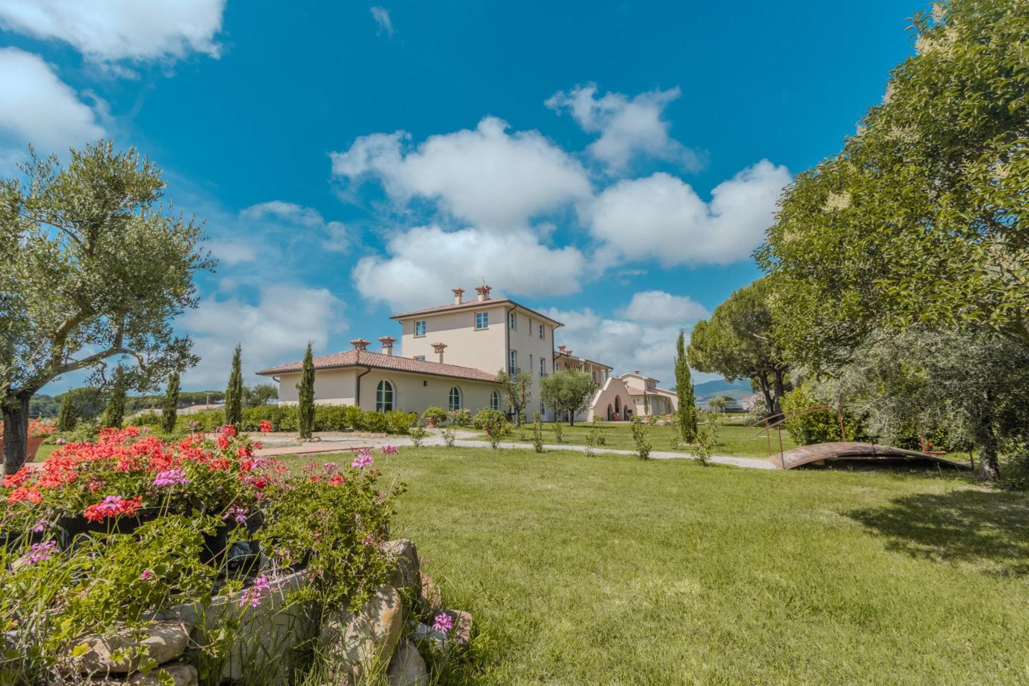 Agriturismo Villa Toscana 캄필리아 마리티마 외부 사진