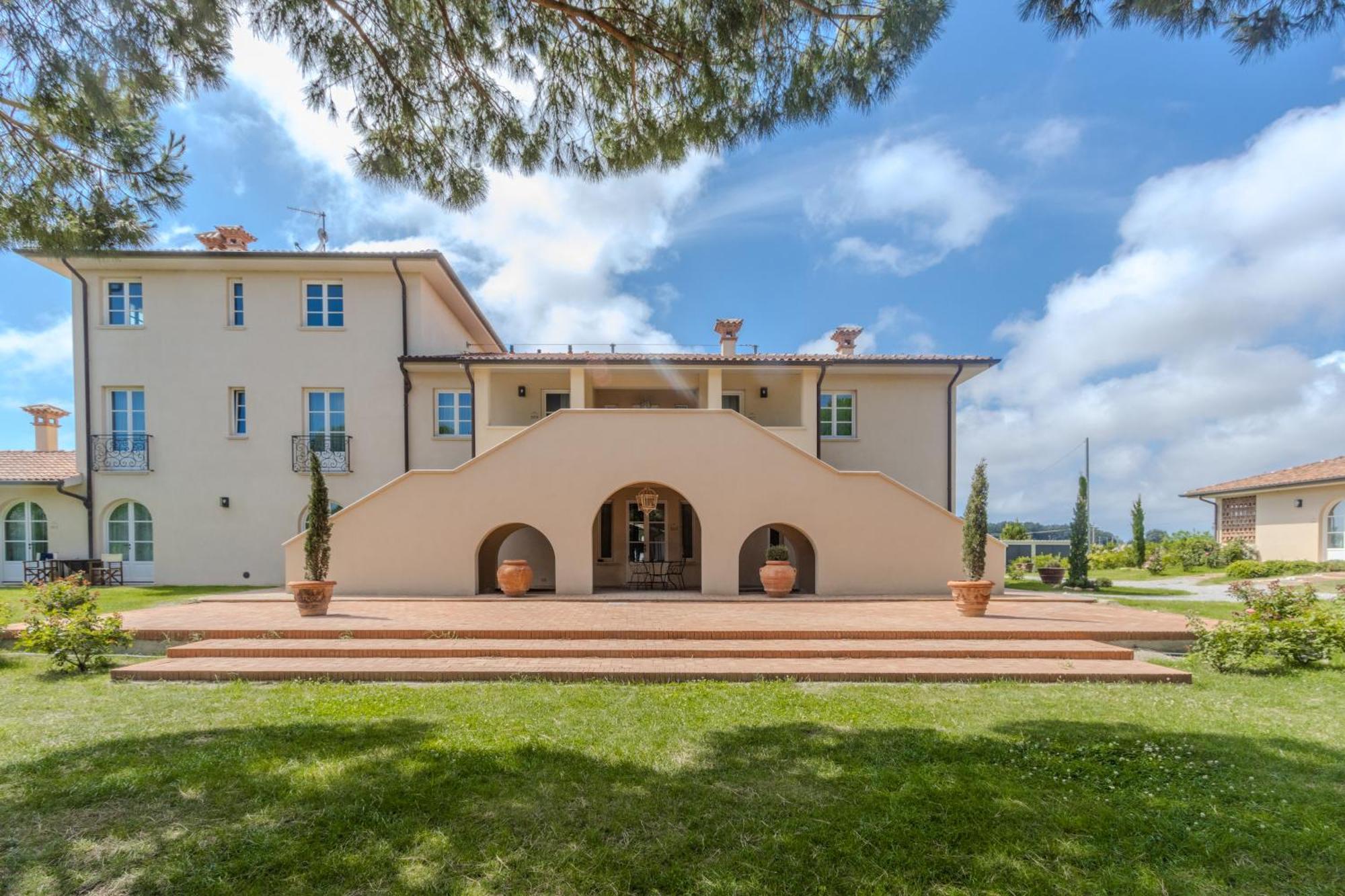 Agriturismo Villa Toscana 캄필리아 마리티마 외부 사진